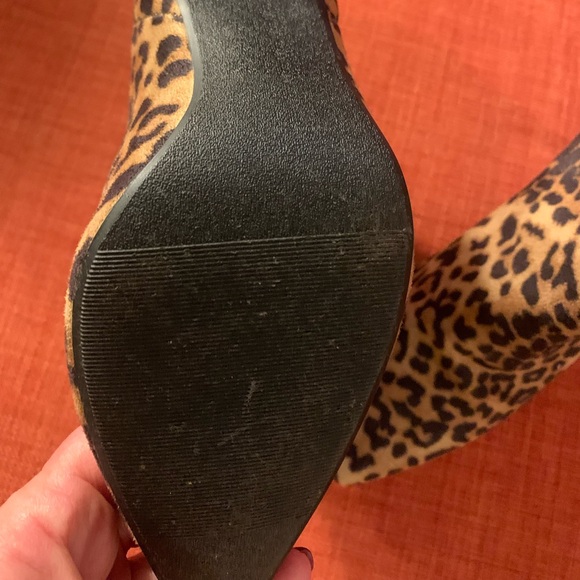 Women’s high heel leopard print boots - Picture 2 of 3